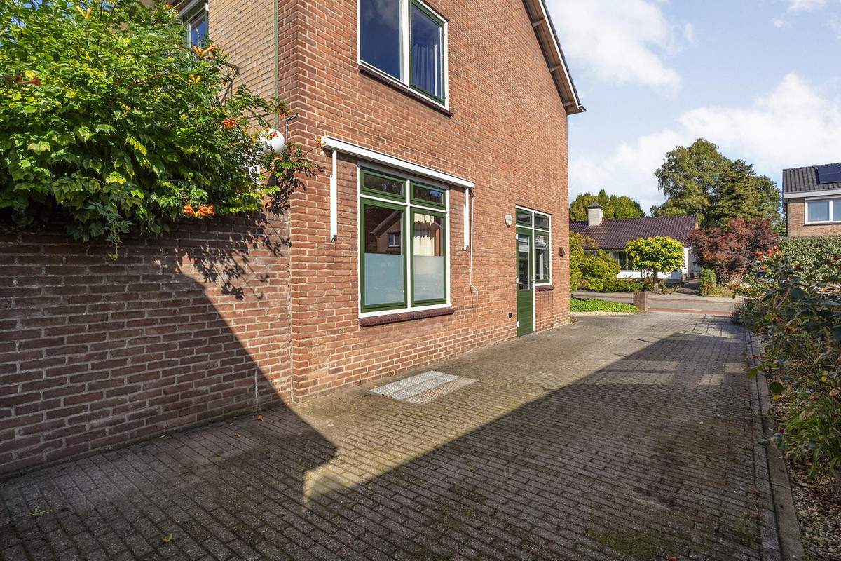 Vrijstaande woning te koop: Parkstraat 8, Rijssen