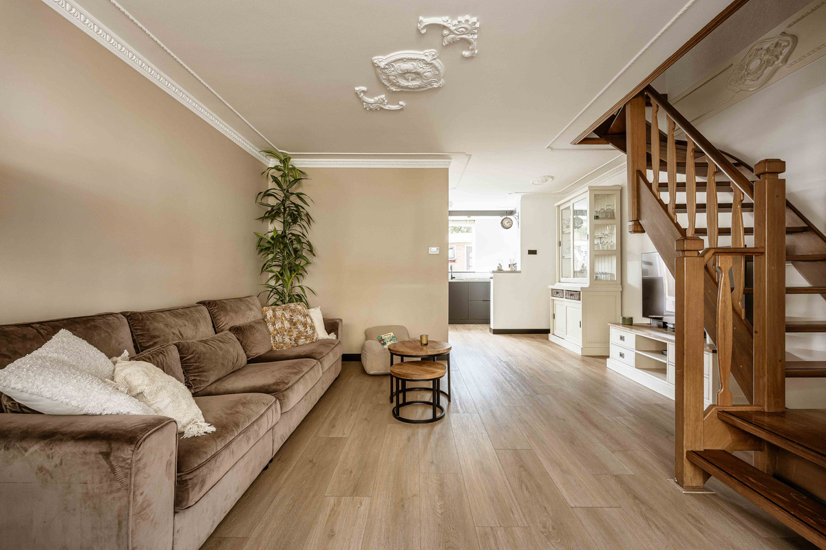 Tussenwoning te koop: Merwedestraat 18, Haarlem