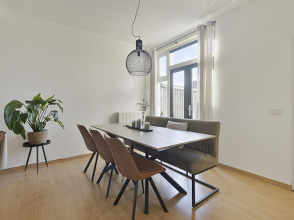 Veestraat 95