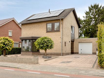 Burg. Van Houtstraat 75