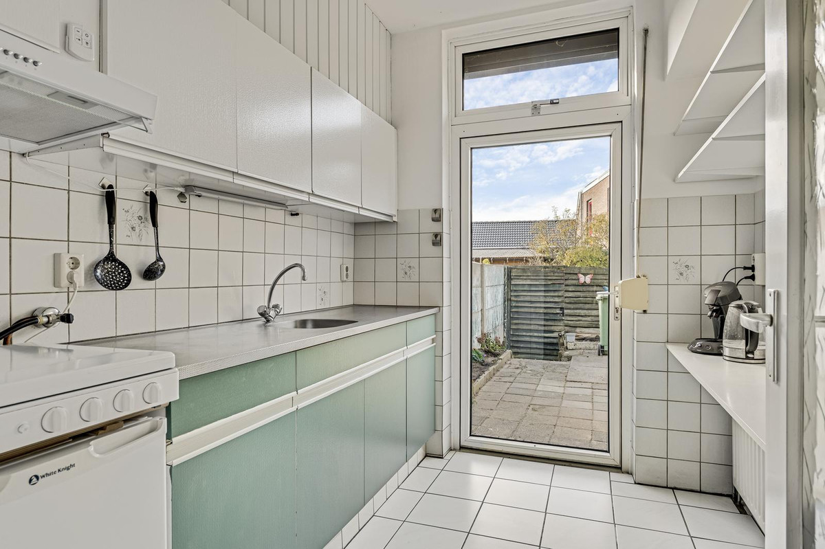 Tussenwoning te koop: Regentesselaan 32, Weert