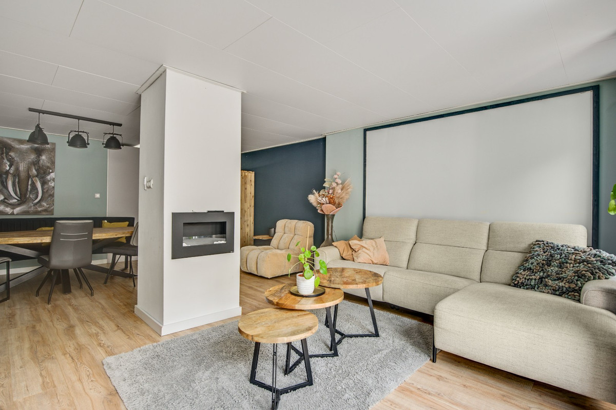 Tussenwoning te koop: Anemoonhof 21, Weert