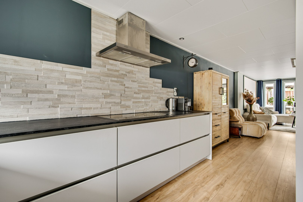 Tussenwoning te koop: Anemoonhof 21, Weert