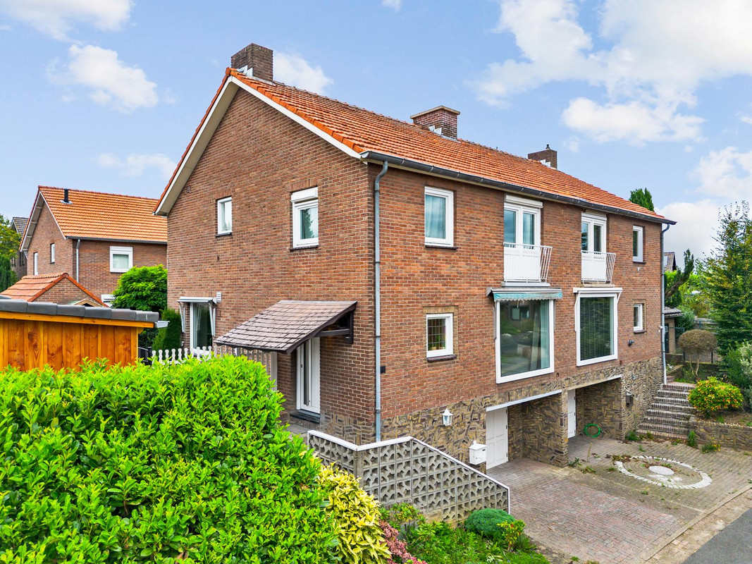 Twee-onder-één-kap te koop: Daalstraat 47, Beek