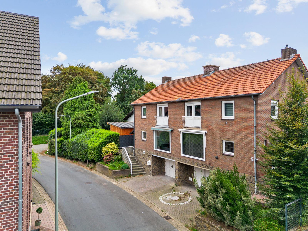 Twee-onder-één-kap te koop: Daalstraat 47, Beek