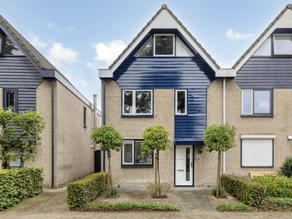 Den Elst 10