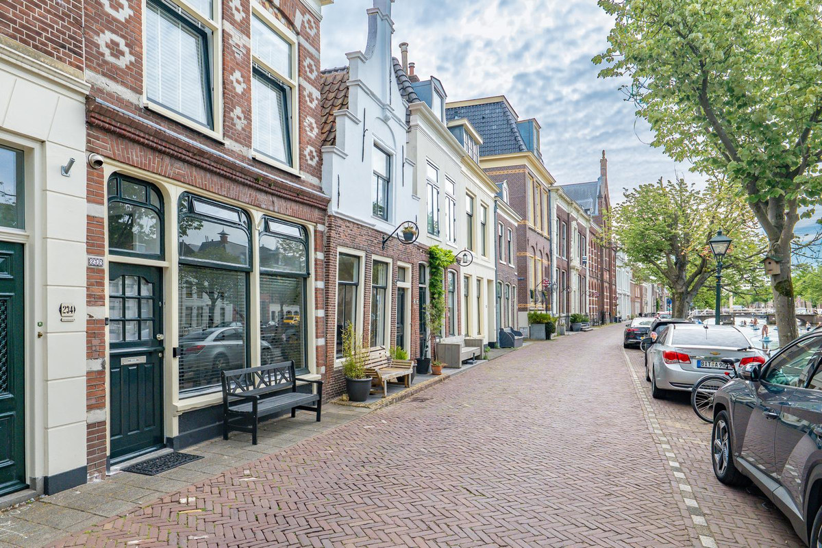 Appartement te koop: Oudegracht 232, Alkmaar