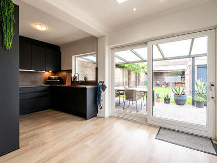 Van Karnebeekstraat 12