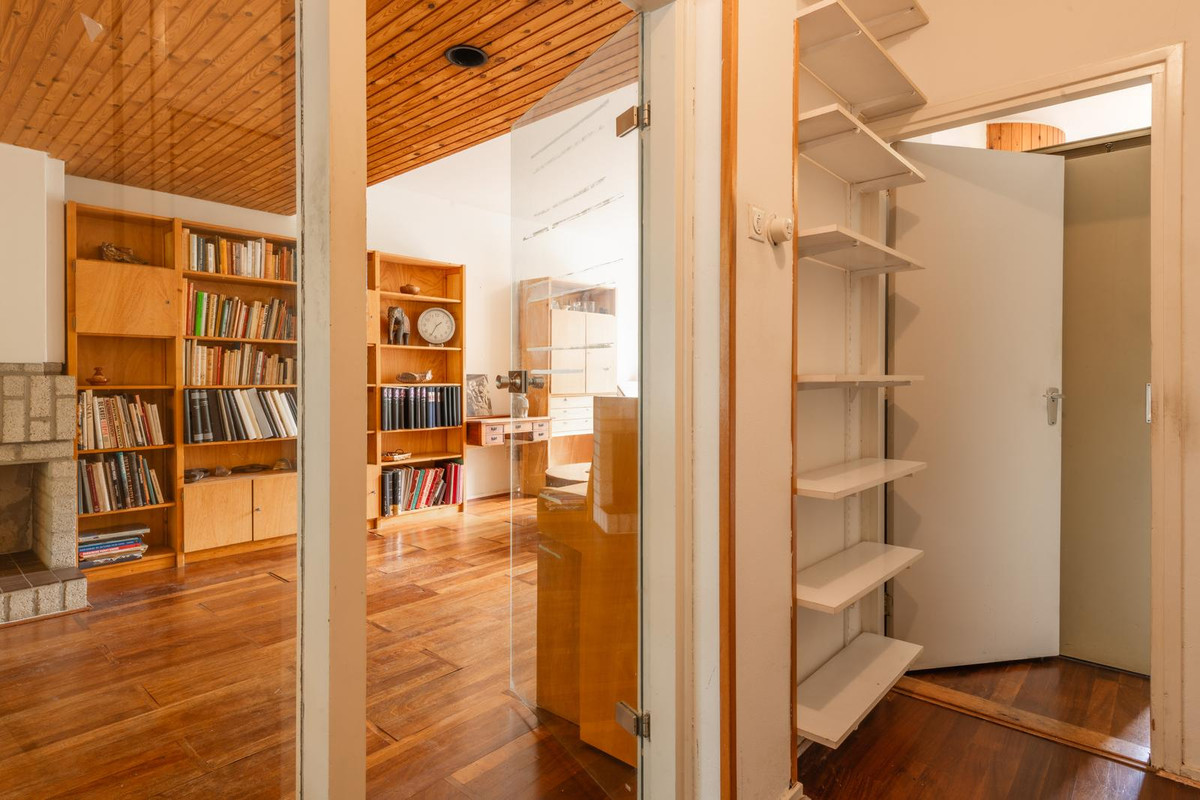 Tussenwoning te koop: Arent van 's-Gravesandestraat 6, Rotterdam