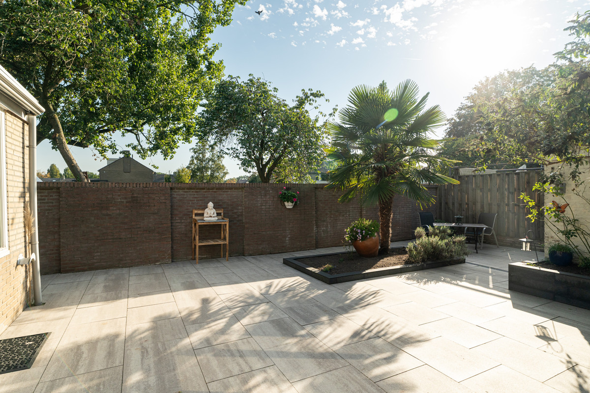 Hoekwoning te koop: Mr. Ruys De Beerenbrouckstraat 28, Waalwijk