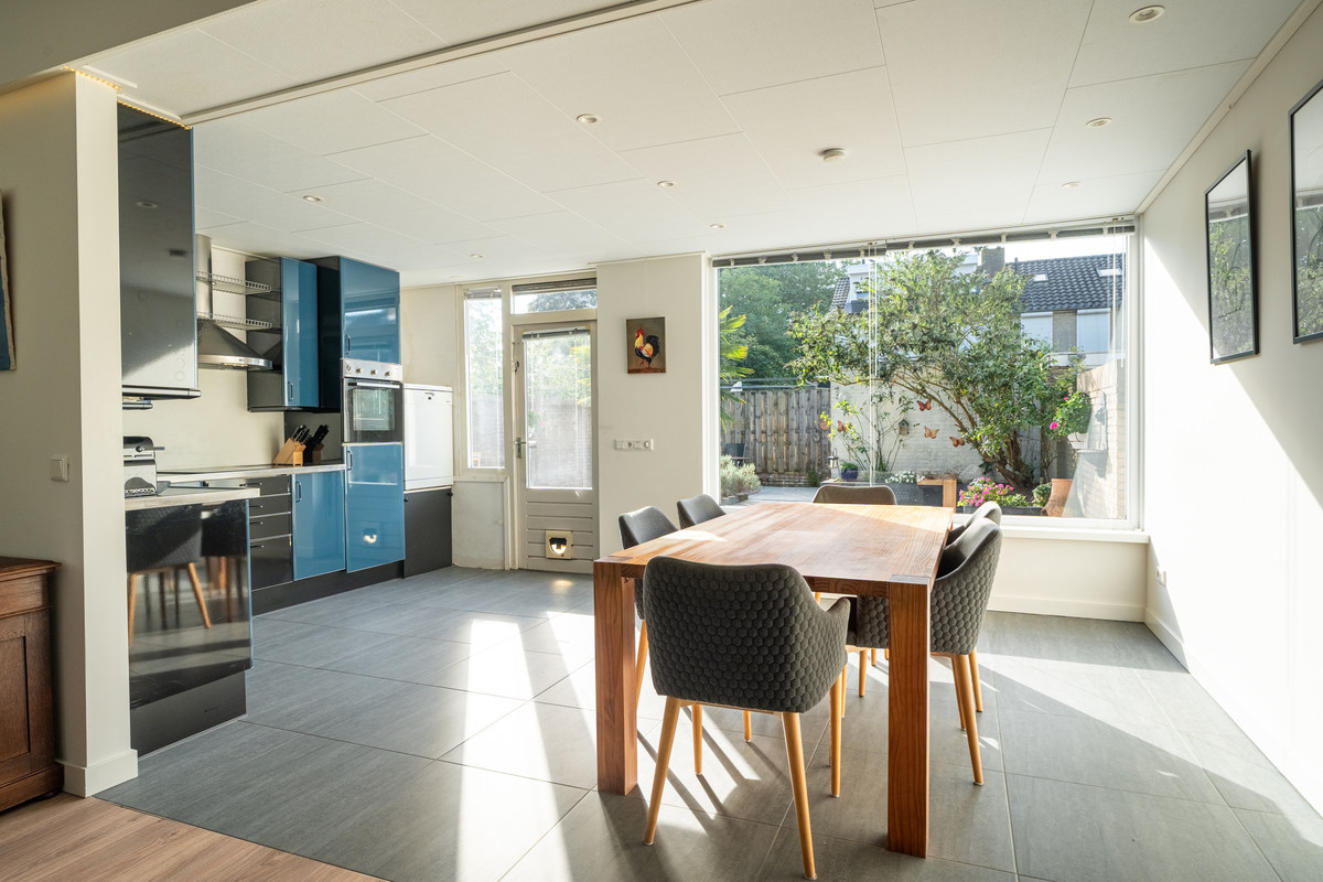 Hoekwoning te koop: Mr. Ruys De Beerenbrouckstraat 28, Waalwijk