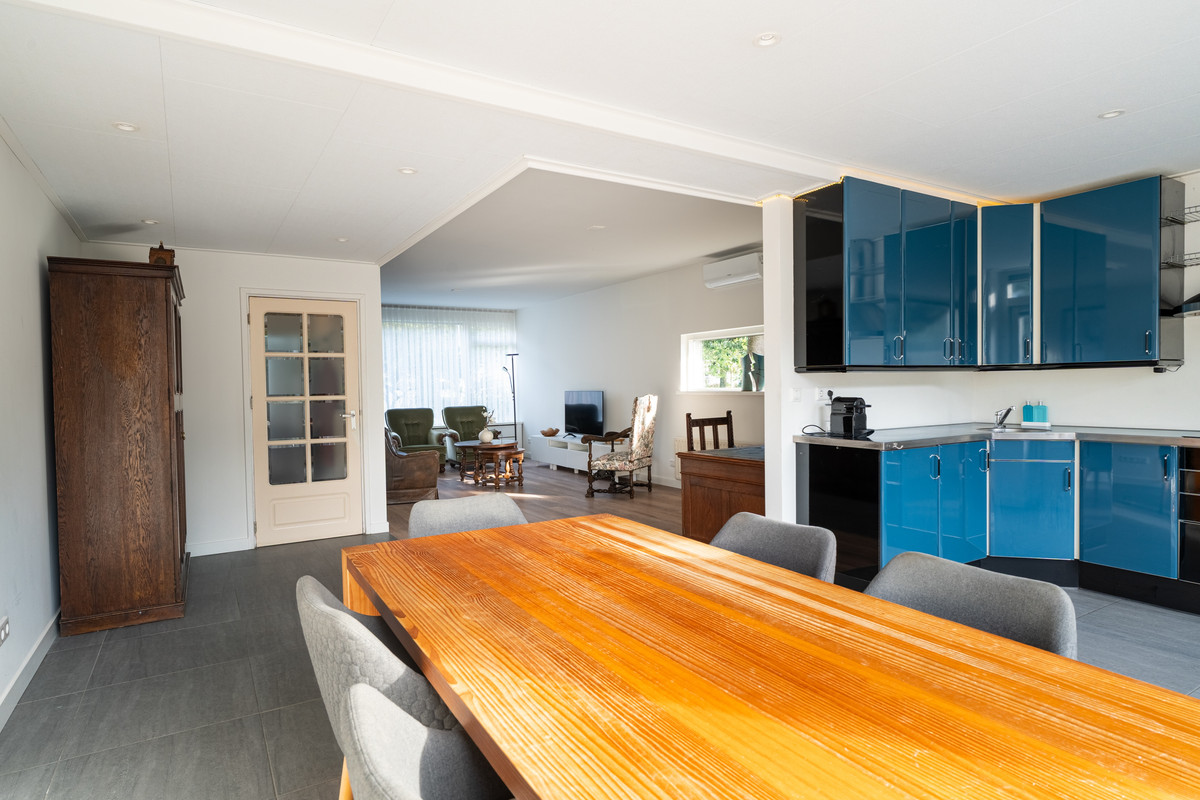 Hoekwoning te koop: Mr. Ruys De Beerenbrouckstraat 28, Waalwijk