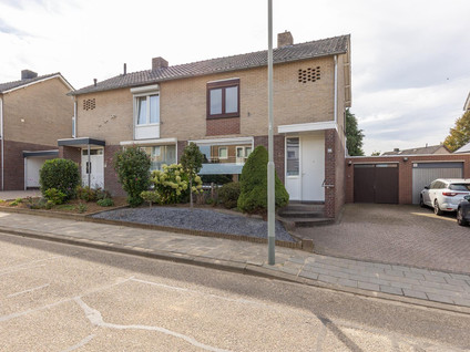 Burg. Donnersstraat 42