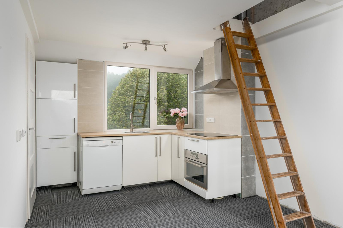 Tussenwoning te koop: Middenhof 204, Almere