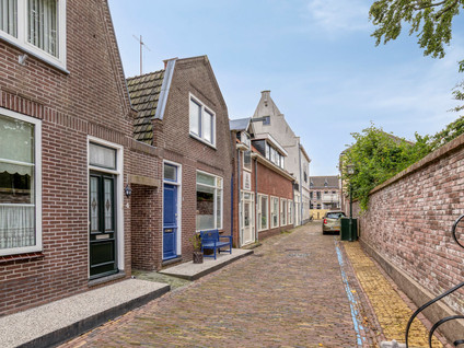 Grote Kerkstraat 2