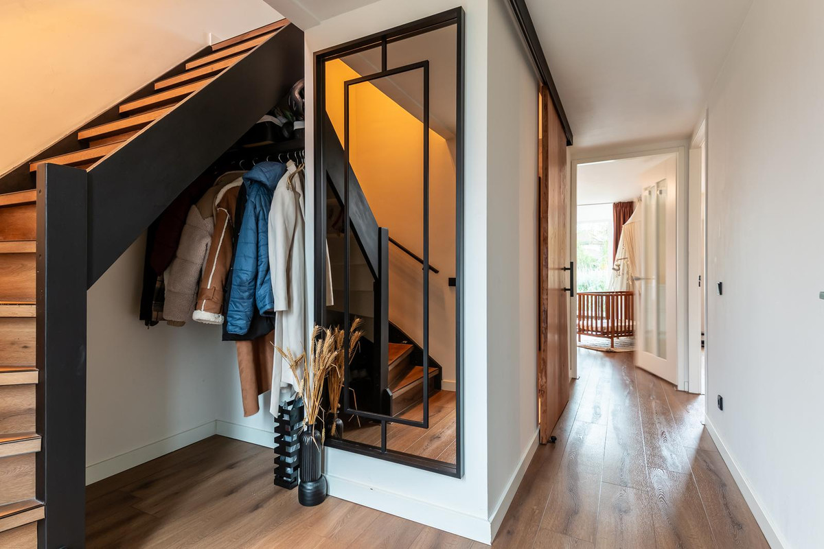 Tussenwoning te koop: Spitsbergen 48, Almere