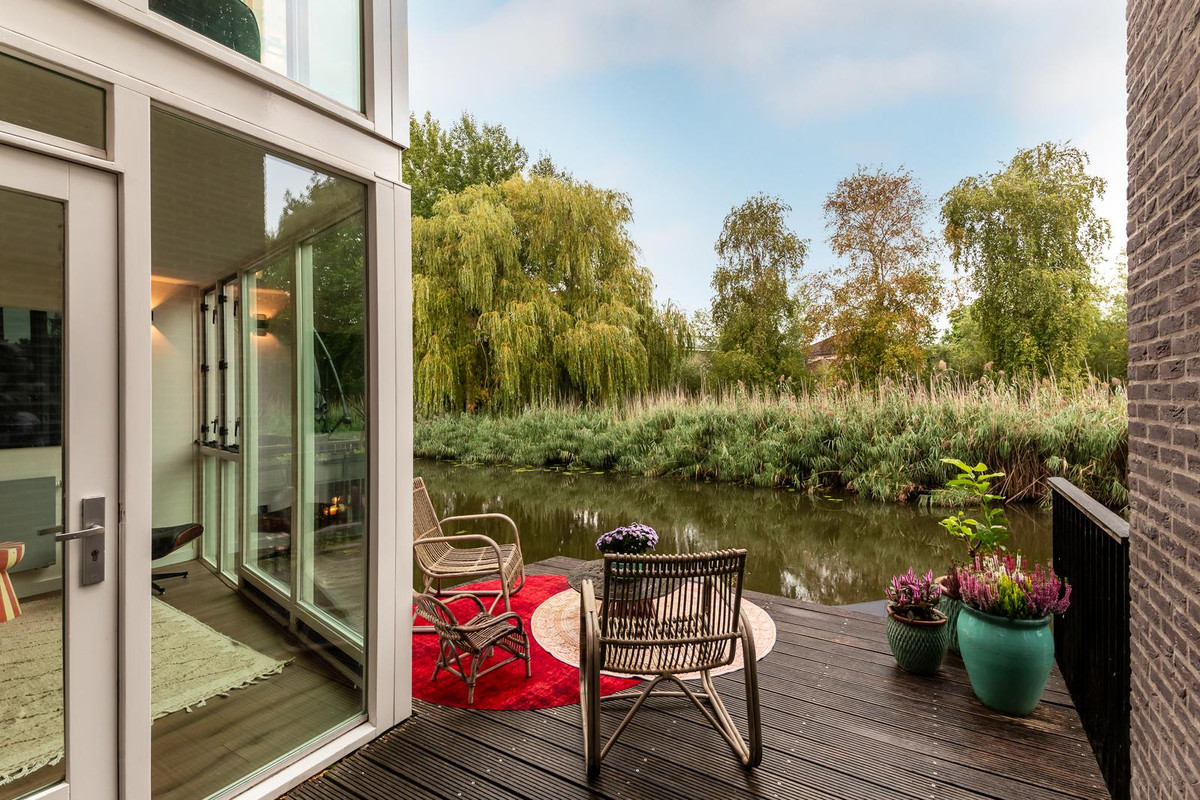 Tussenwoning te koop: Spitsbergen 48, Almere