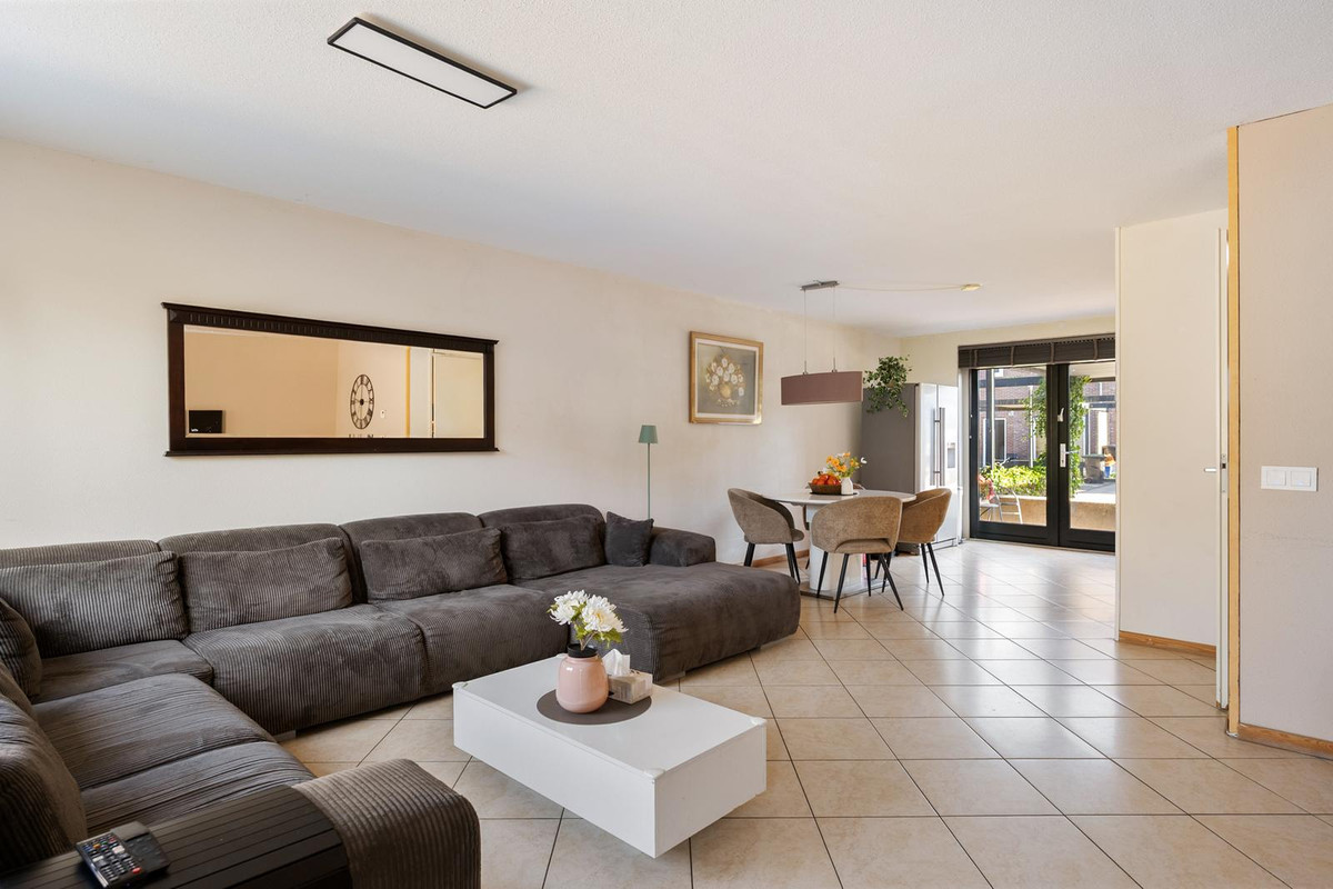 Tussenwoning te koop: Eendrachtstraat 69, Almere