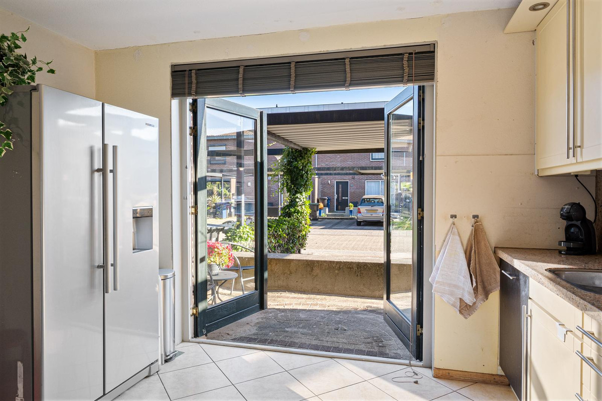 Tussenwoning te koop: Eendrachtstraat 69, Almere