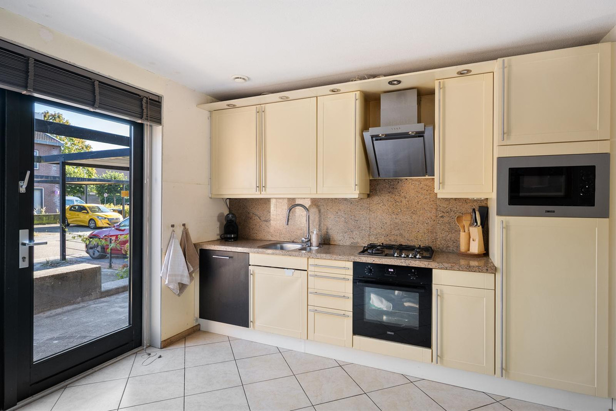 Tussenwoning te koop: Eendrachtstraat 69, Almere