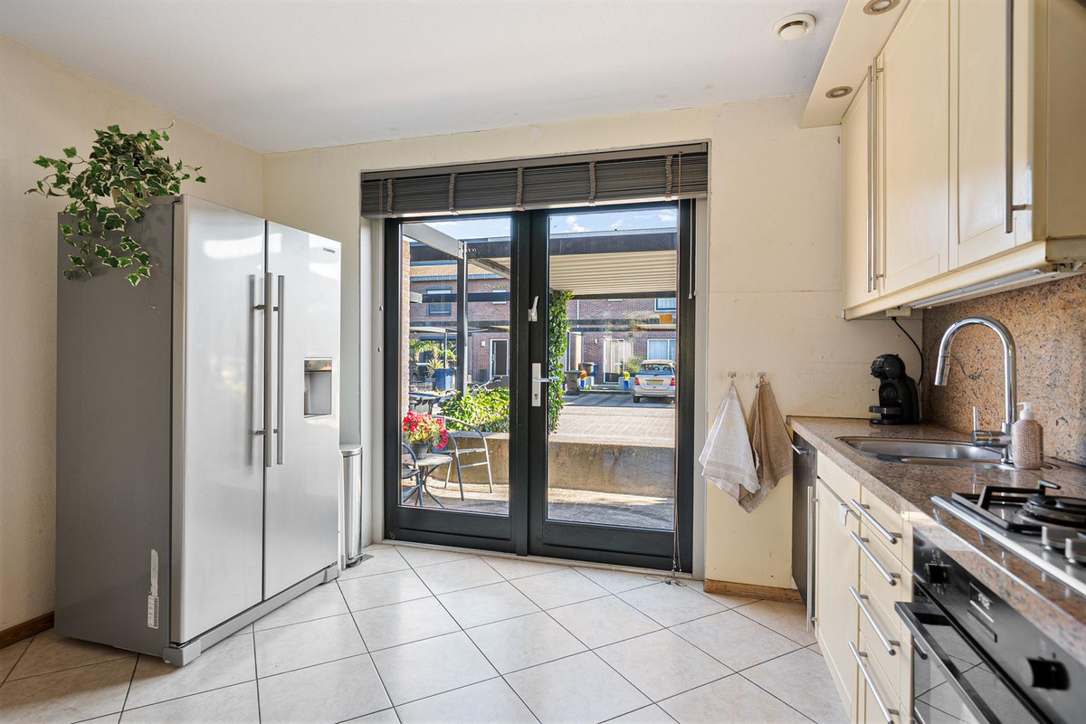 Tussenwoning te koop: Eendrachtstraat 69, Almere