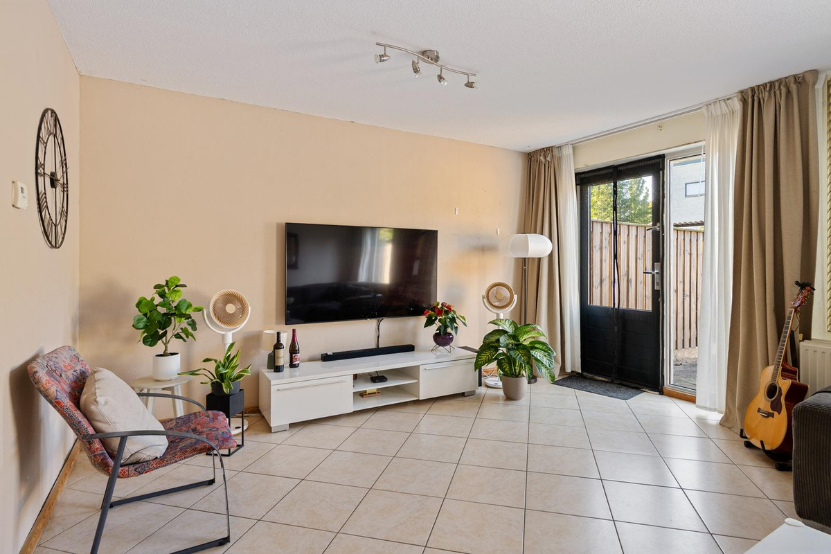 Tussenwoning te koop: Eendrachtstraat 69, Almere