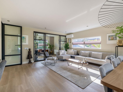 Meester J. de Vriesstraat 8