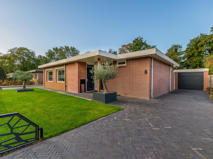 Meester J. de Vriesstraat 8