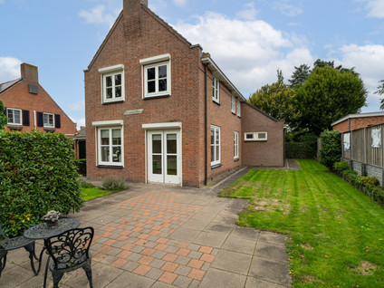 Voorstraat 8