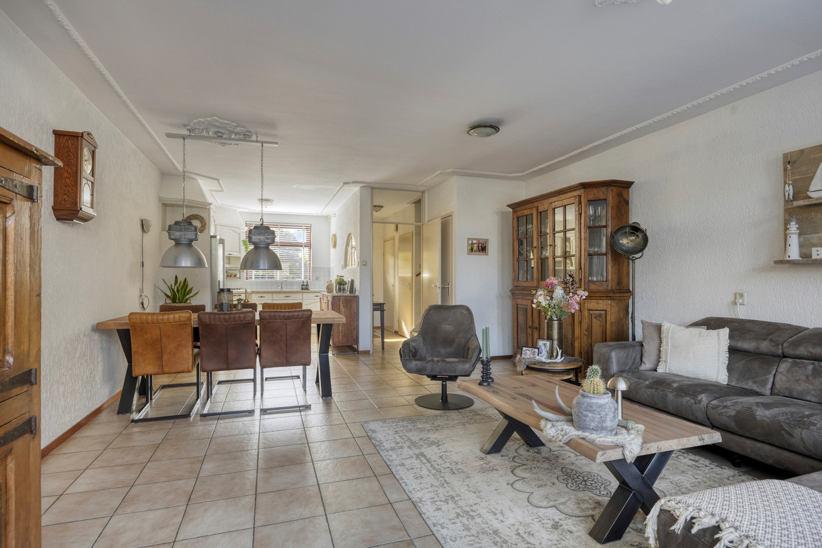 Tussenwoning te koop: Muzenlaan 51, Leiderdorp