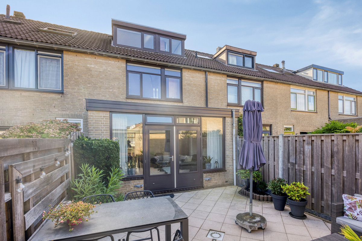 Tussenwoning te koop: Muzenlaan 51, Leiderdorp