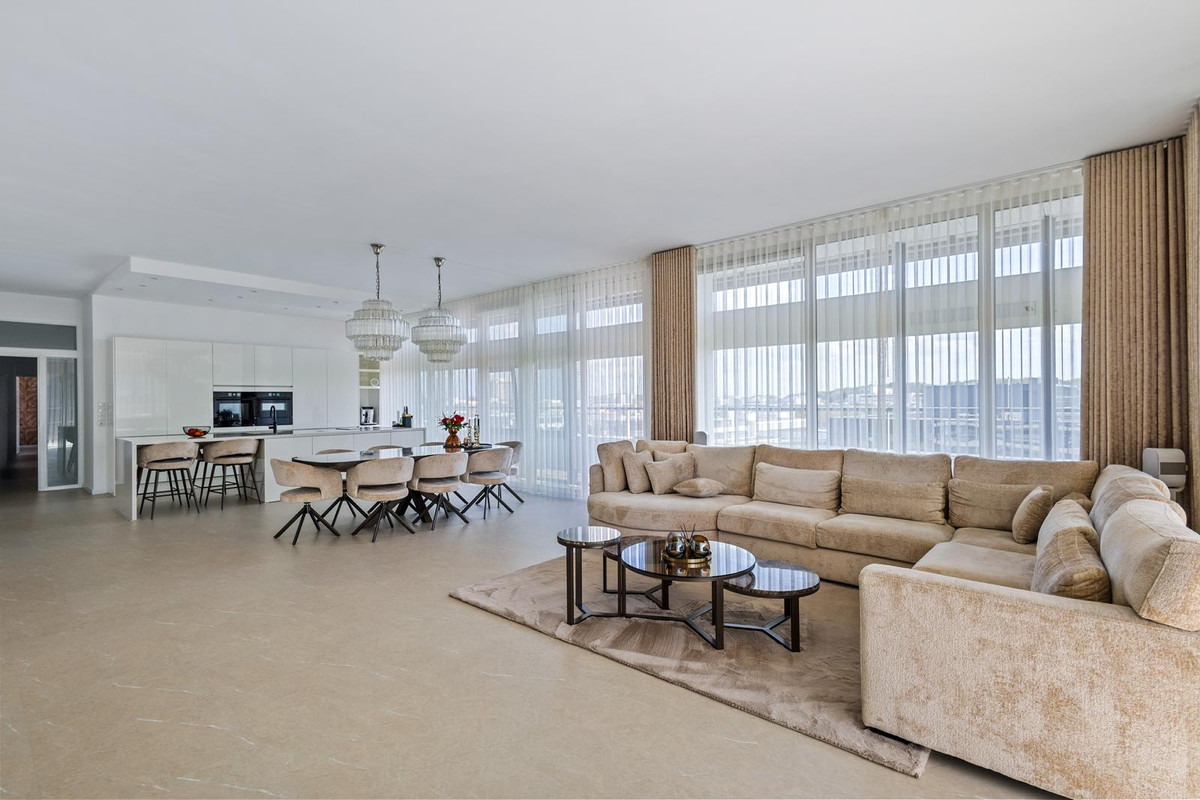 Appartement te koop: Sir Winston Churchilllaan 289F024, Rijswijk