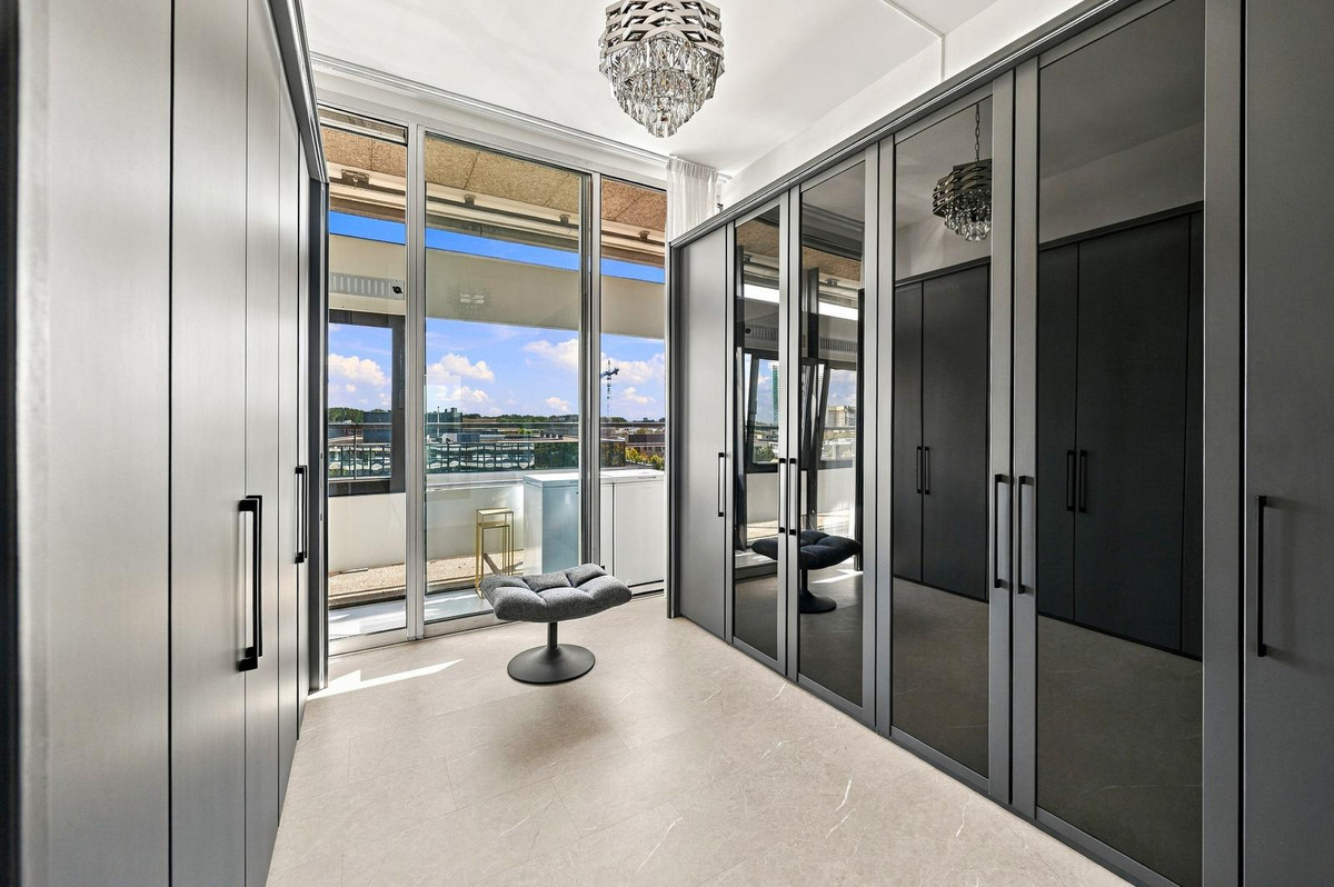 Appartement te koop: Sir Winston Churchilllaan 289F024, Rijswijk