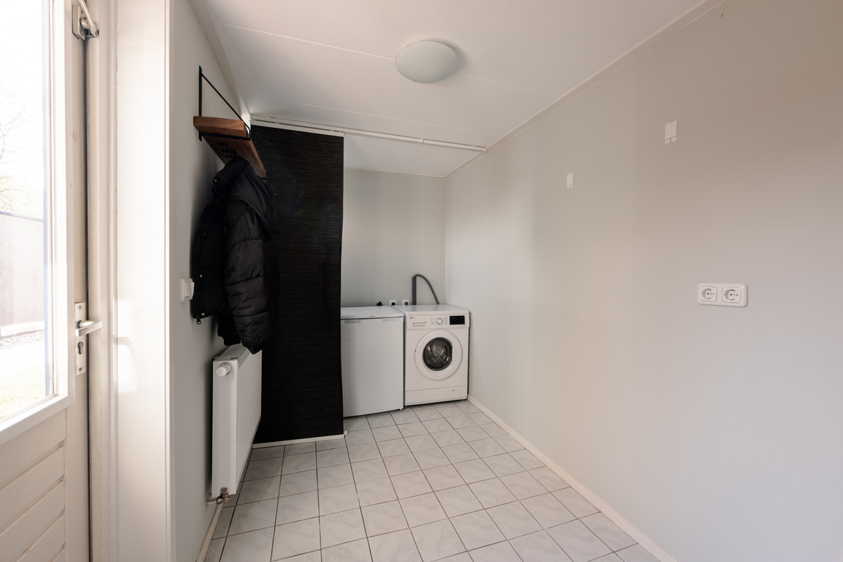 Tussenwoning te koop: De Voorn 3, Makkum