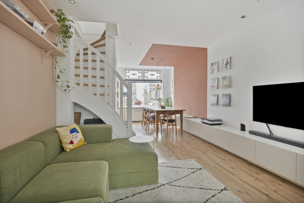 Tussenwoning te koop: Oranjeboomstraat 63, Haarlem