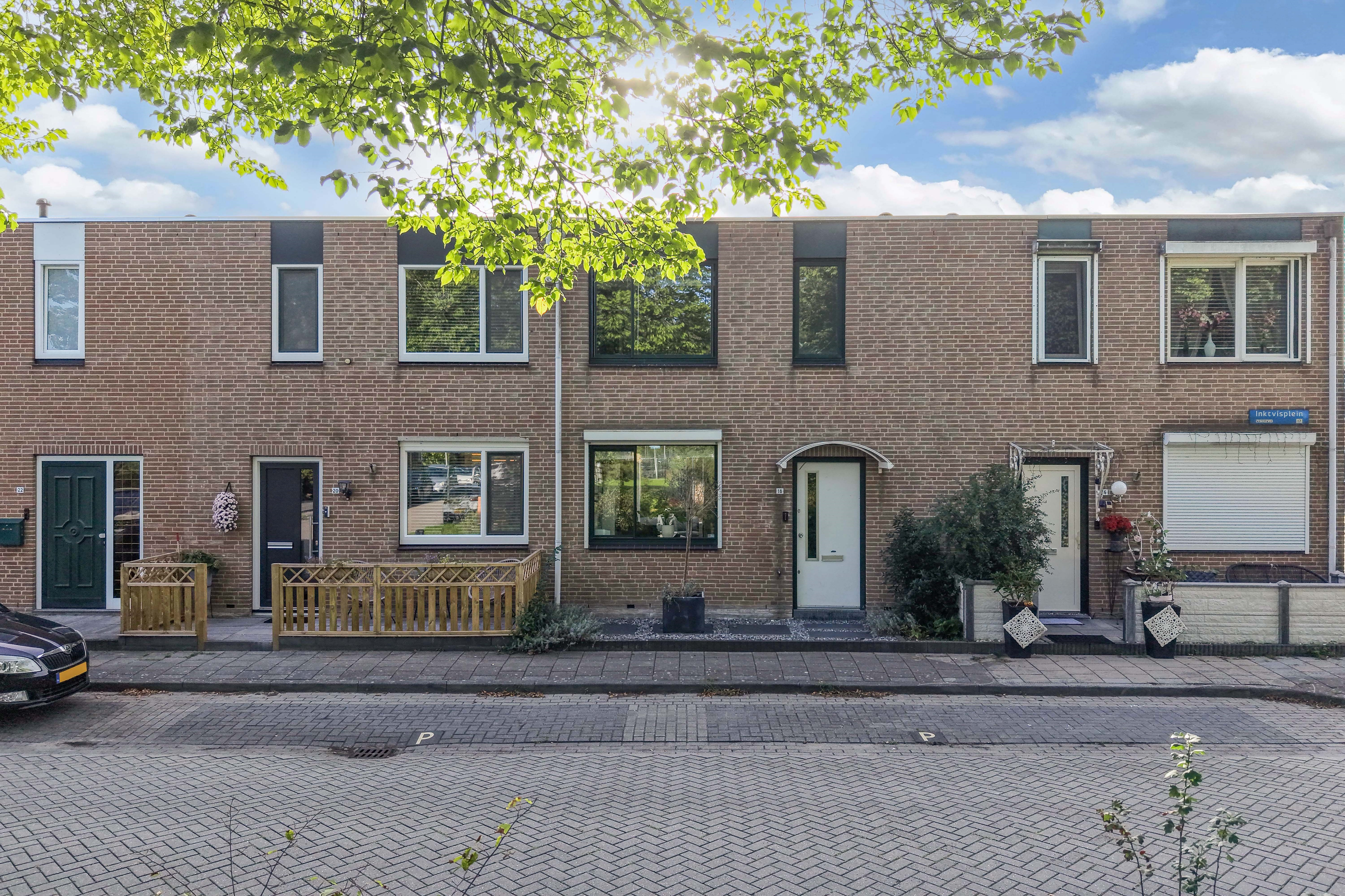 Foto van Inktvisplein 18, Almere