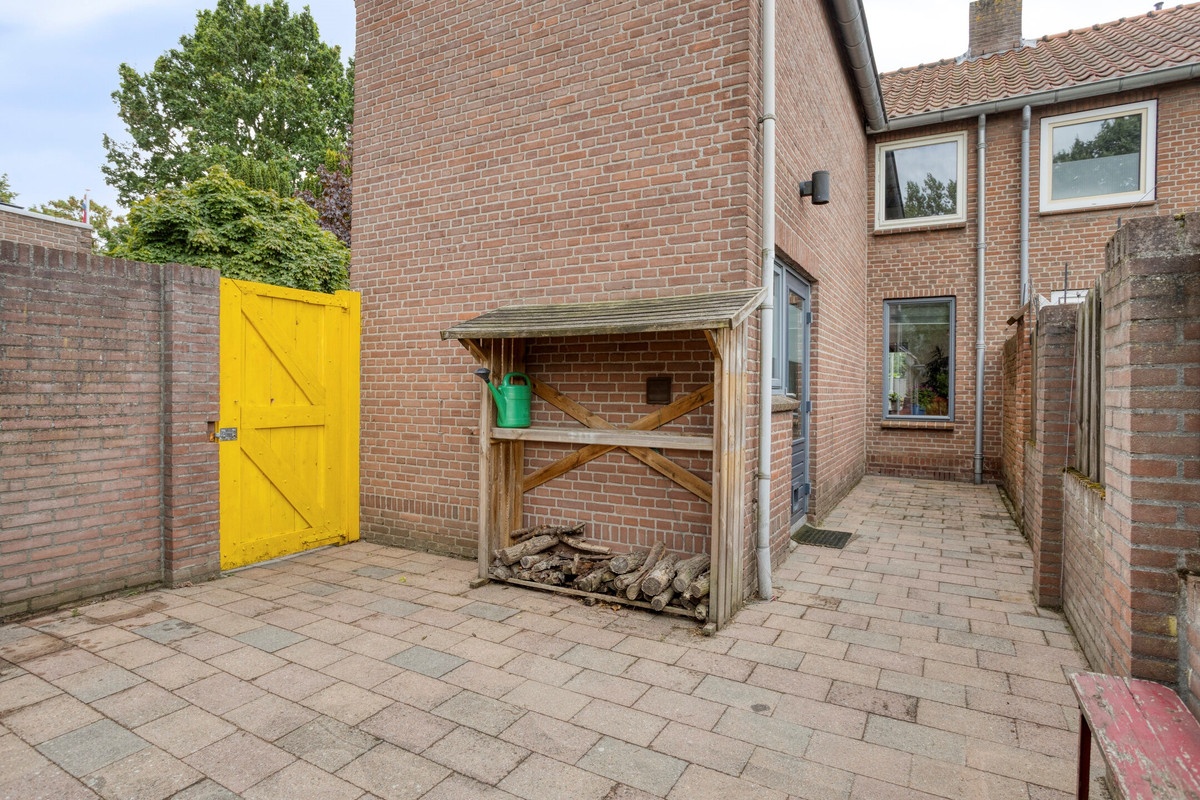 Hoekwoning te koop: Hoofdstraat 151, Terheijden