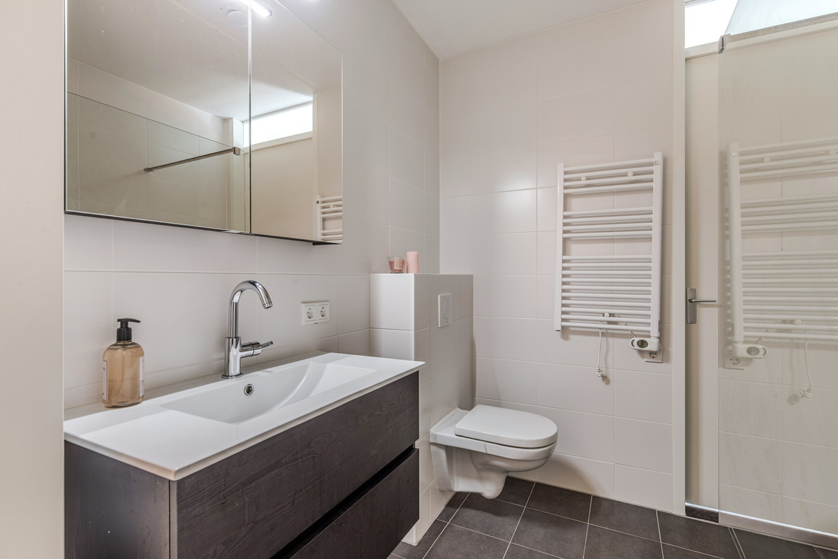 Appartement te koop: Venelaan 1-11, Rutten