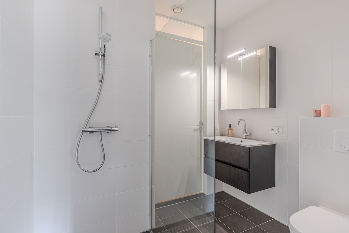 Appartement te koop: Venelaan 1-11, Rutten