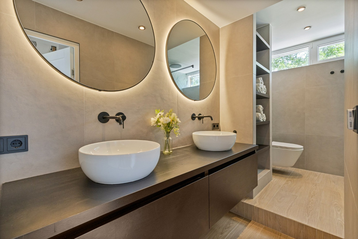 Tussenwoning te koop: Broederhof 2, Veldhoven