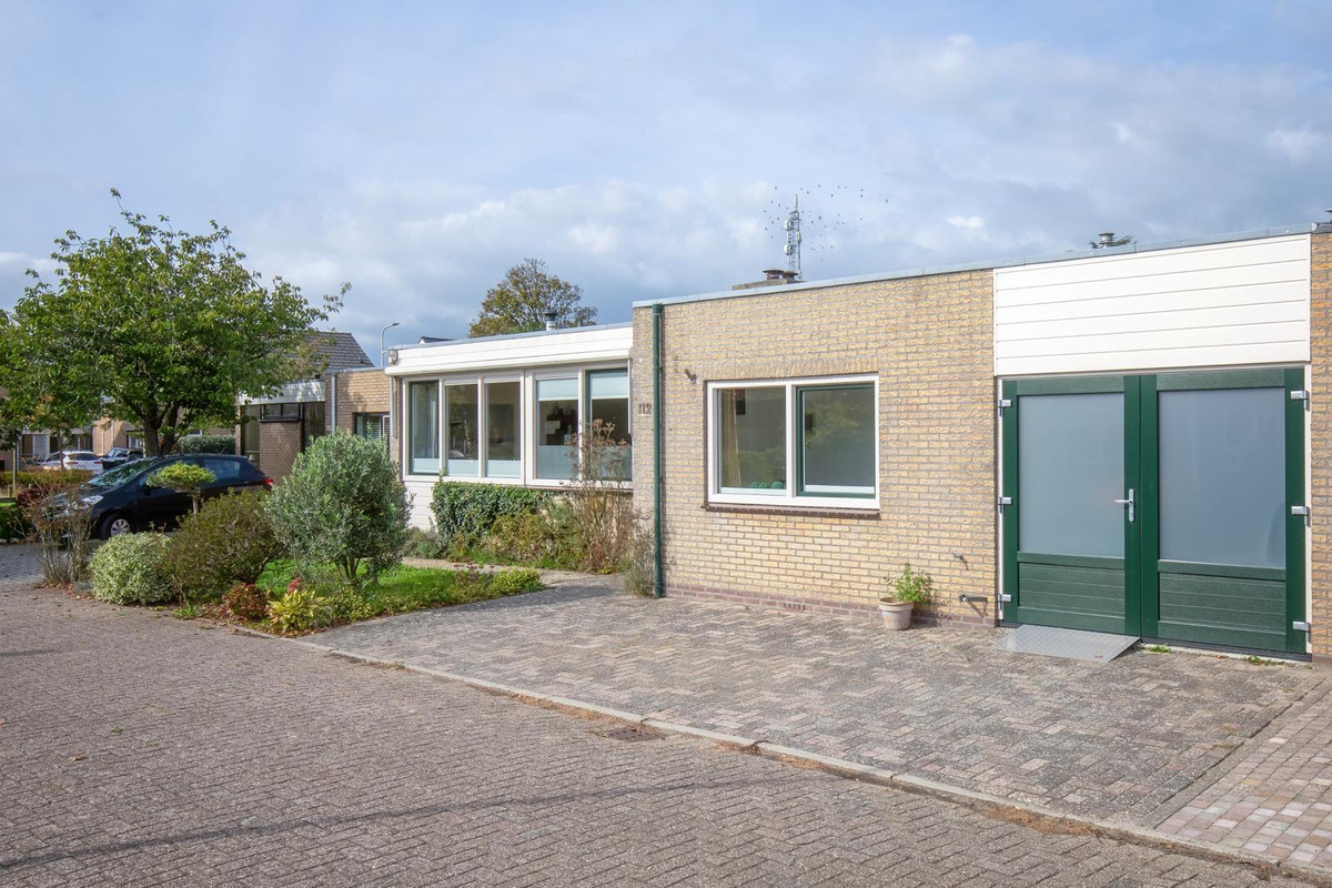 Tussenwoning te koop: Bernhardlaan 112, Den Burg