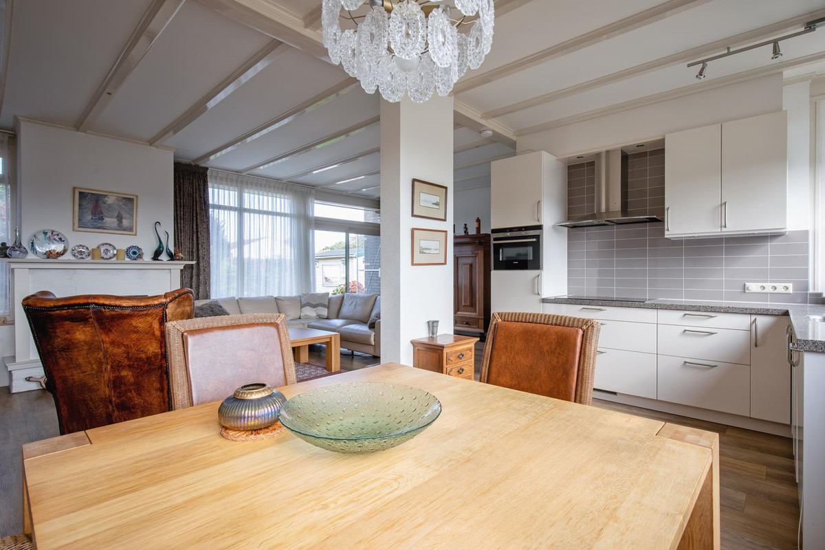 Tussenwoning te koop: Bernhardlaan 112, Den Burg