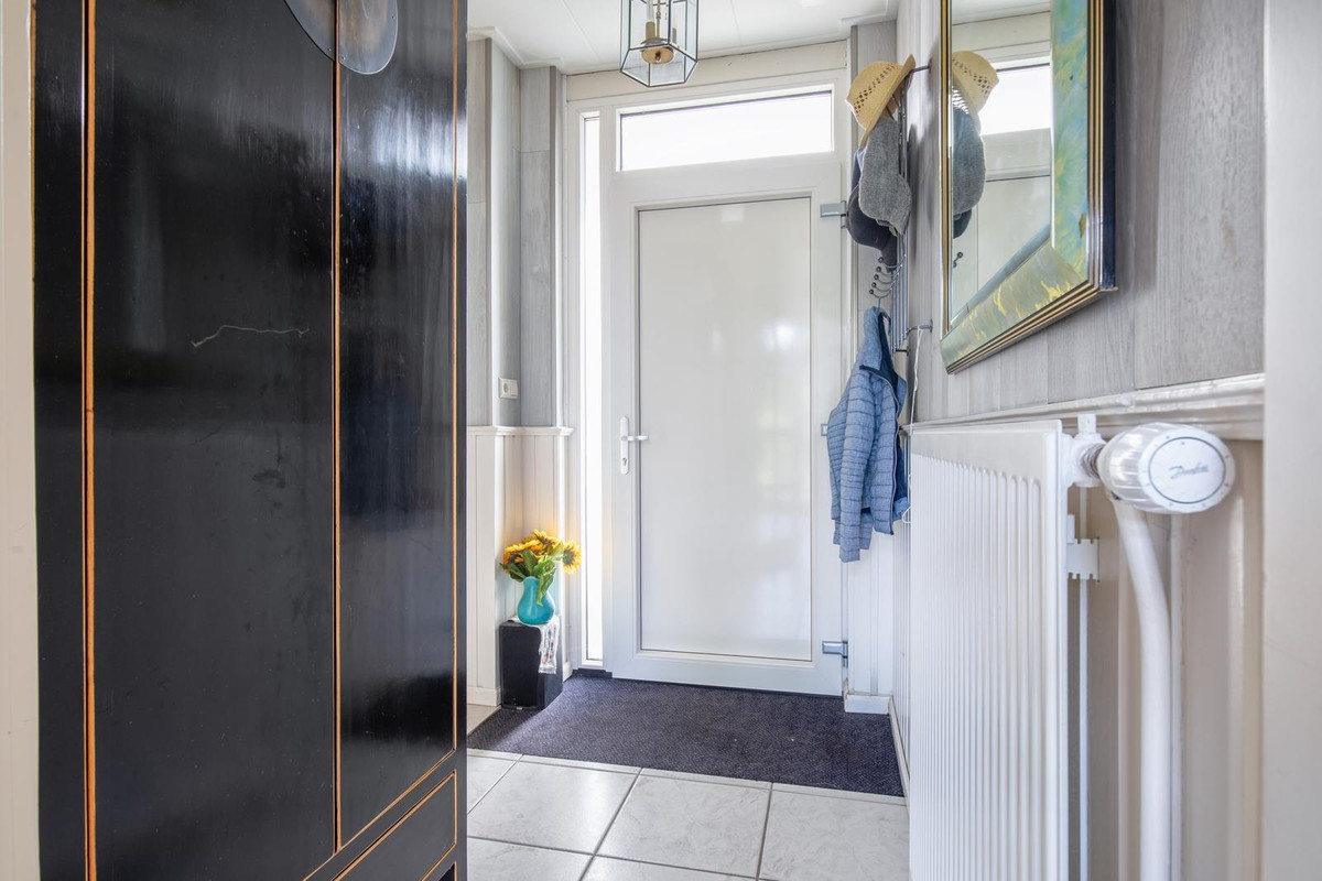 Tussenwoning te koop: Bernhardlaan 112, Den Burg