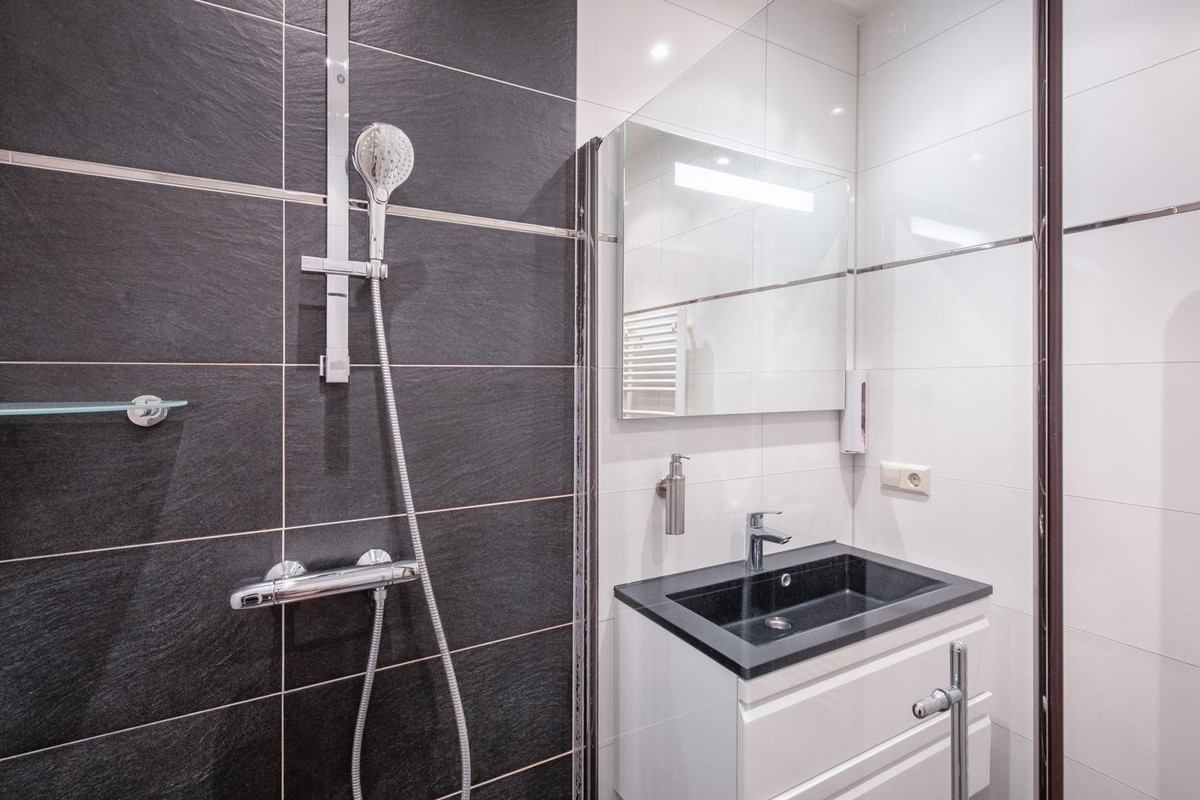 Tussenwoning te koop: Bernhardlaan 112, Den Burg