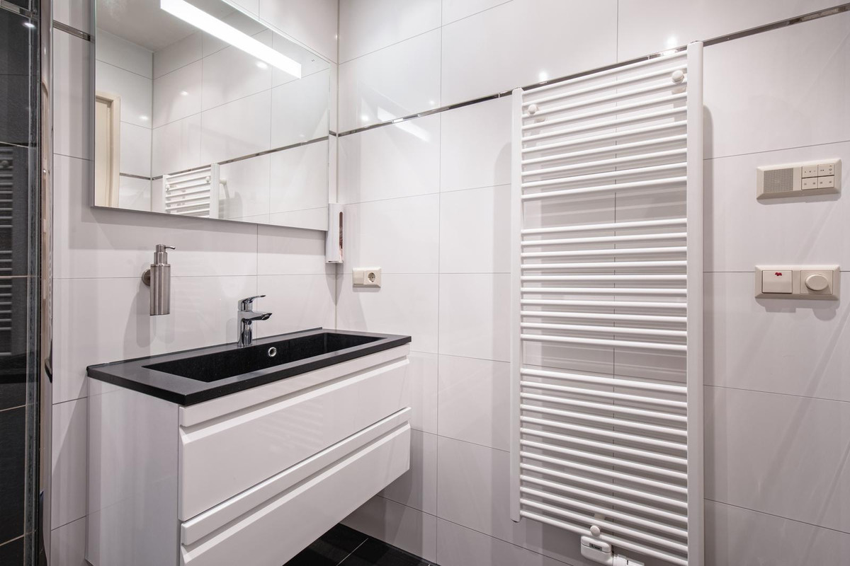 Tussenwoning te koop: Bernhardlaan 112, Den Burg