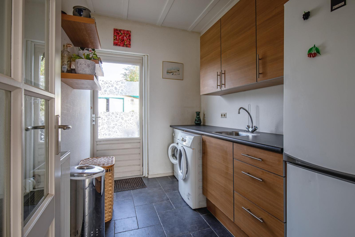 Tussenwoning te koop: Bernhardlaan 112, Den Burg