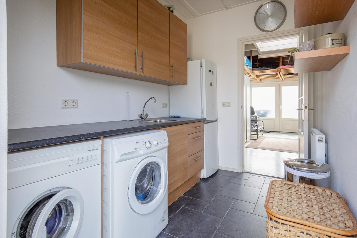 Tussenwoning te koop: Bernhardlaan 112, Den Burg