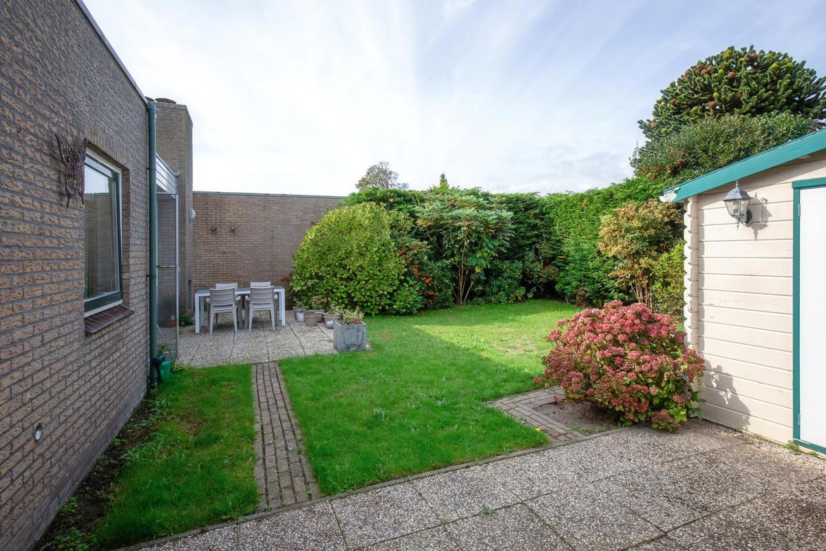 Tussenwoning te koop: Bernhardlaan 112, Den Burg