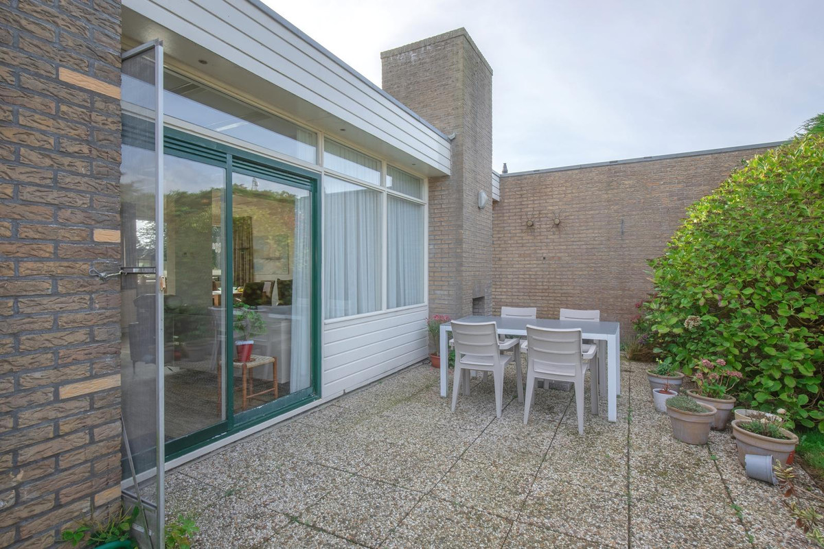 Tussenwoning te koop: Bernhardlaan 112, Den Burg
