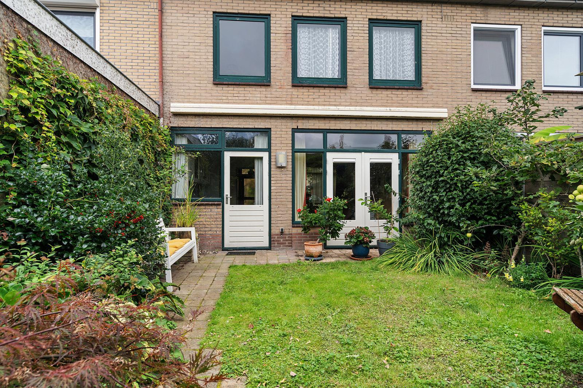 Tussenwoning te koop: Huygenslaan 15, Woudenberg